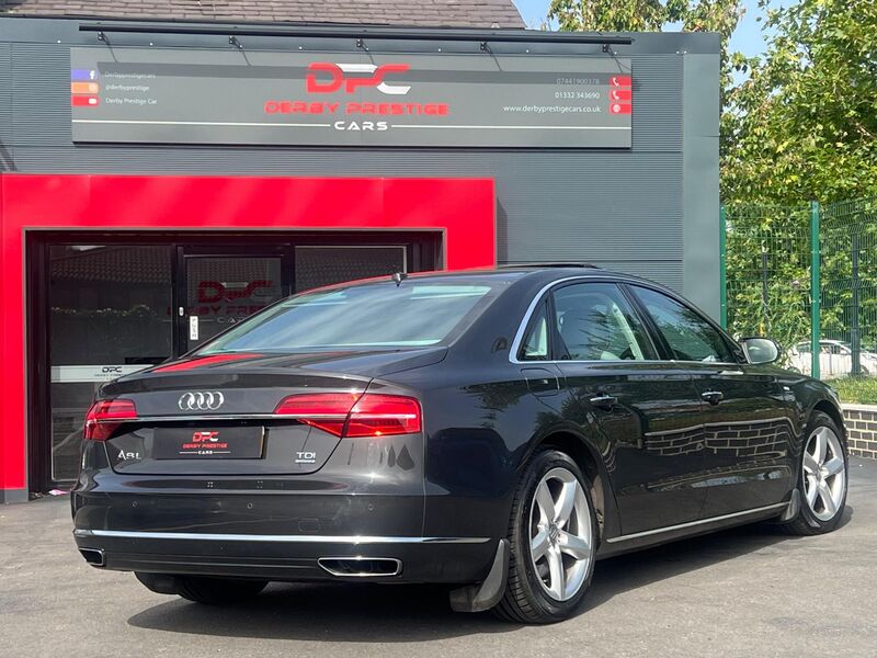 AUDI A8