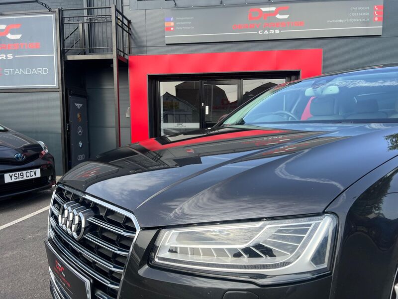 AUDI A8
