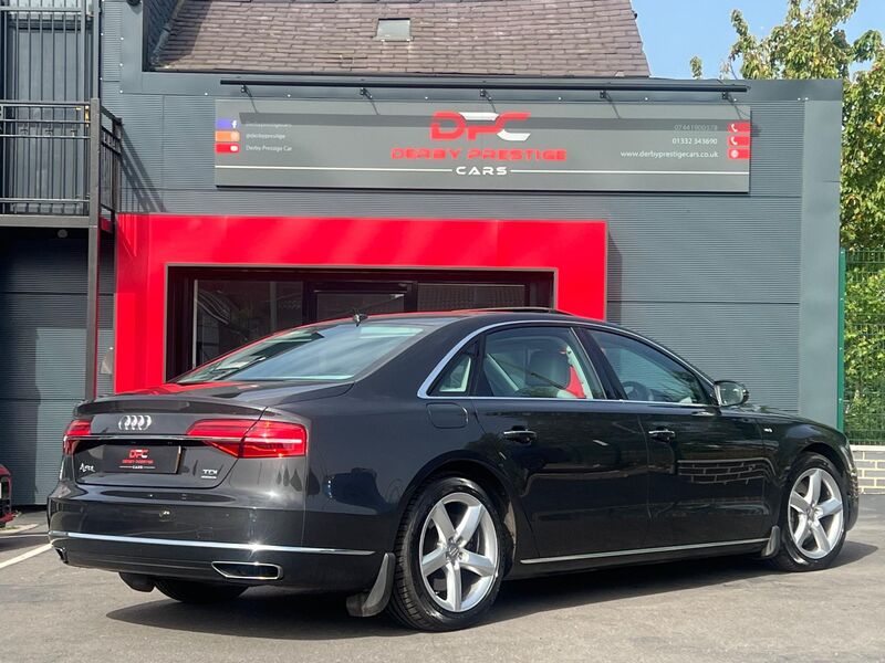 AUDI A8