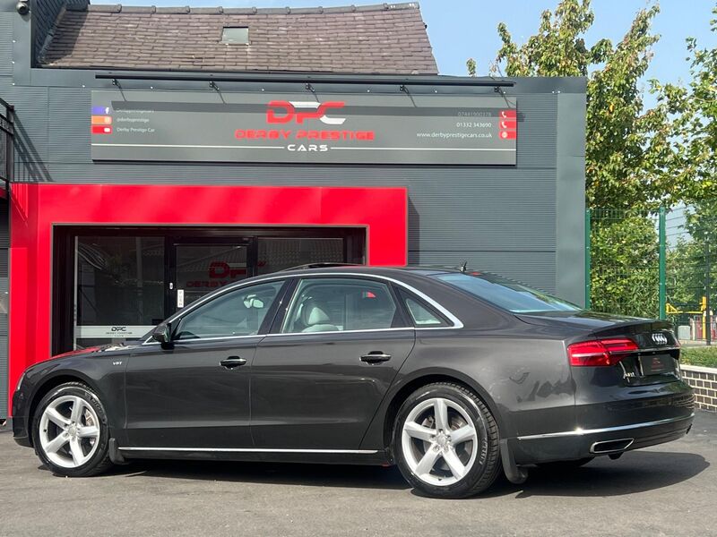 AUDI A8