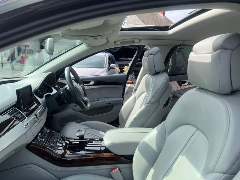 AUDI A8