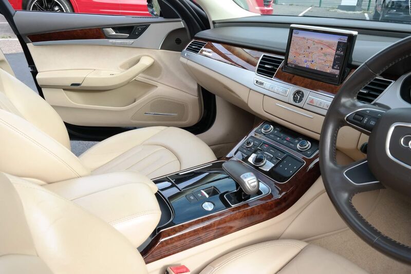 AUDI A8