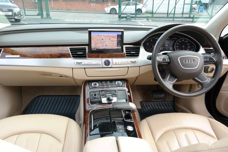 AUDI A8