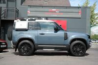 LAND ROVER DEFENDER 90
