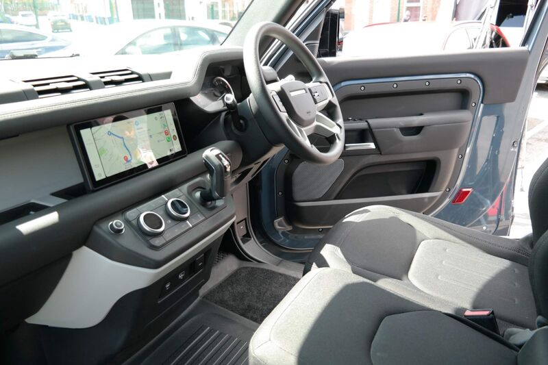 LAND ROVER DEFENDER 90