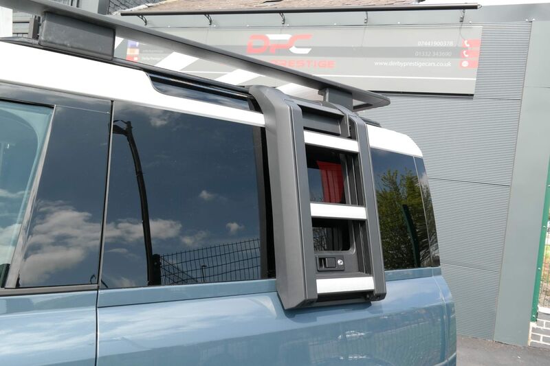LAND ROVER DEFENDER 90