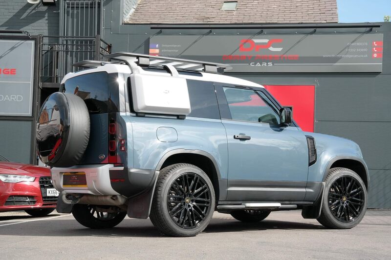 LAND ROVER DEFENDER 90