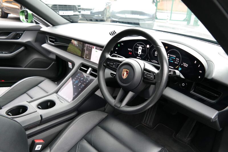 PORSCHE TAYCAN