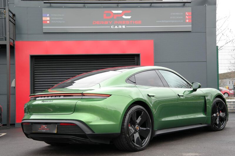 PORSCHE TAYCAN