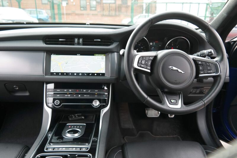 JAGUAR XF
