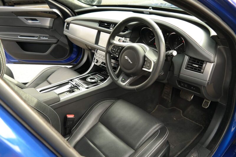 JAGUAR XF