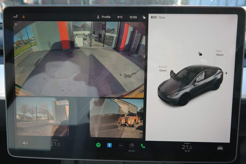 TESLA MODEL Y