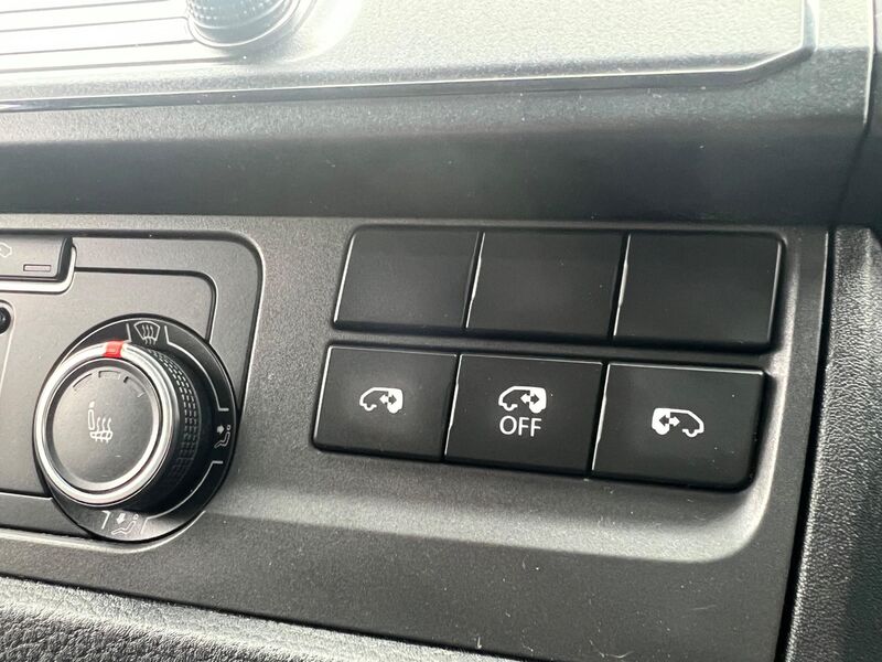 VOLKSWAGEN TRANSPORTER SPORTLINE