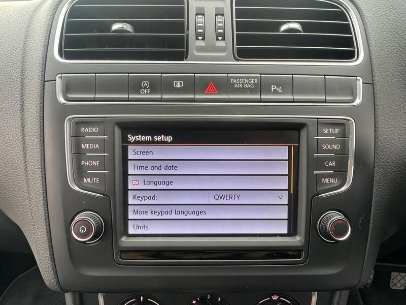 VOLKSWAGEN POLO