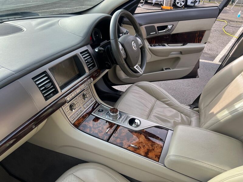 JAGUAR XF