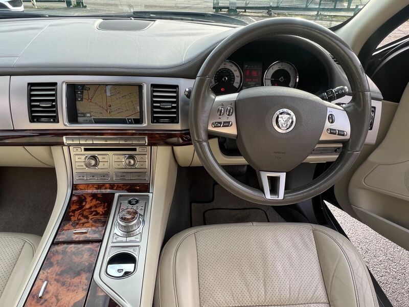 JAGUAR XF