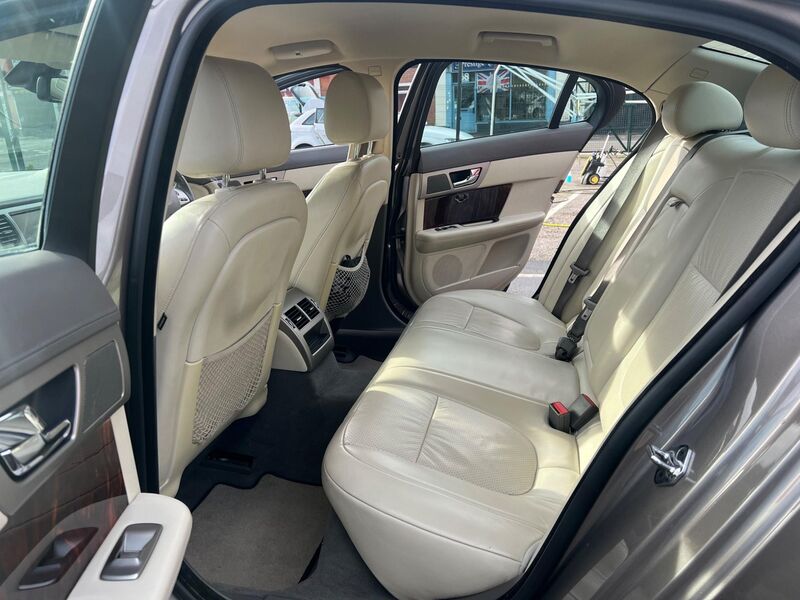 JAGUAR XF