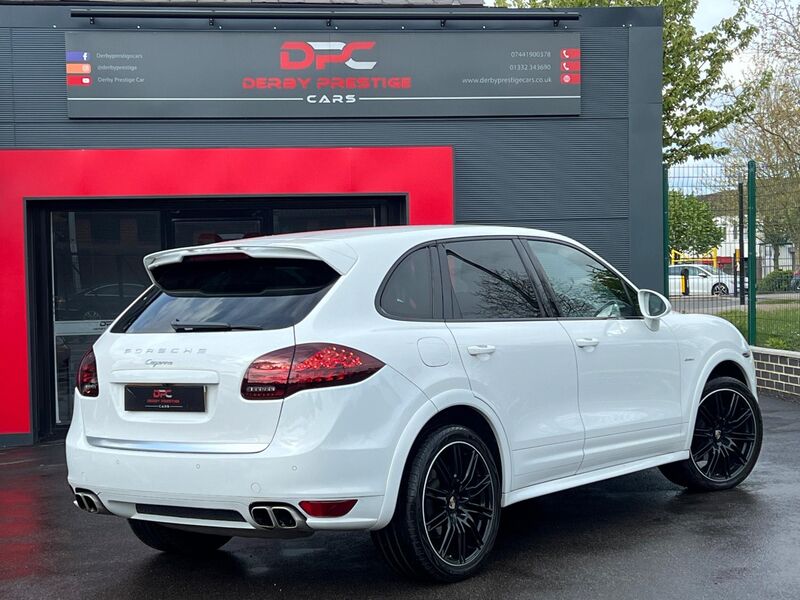 PORSCHE CAYENNE