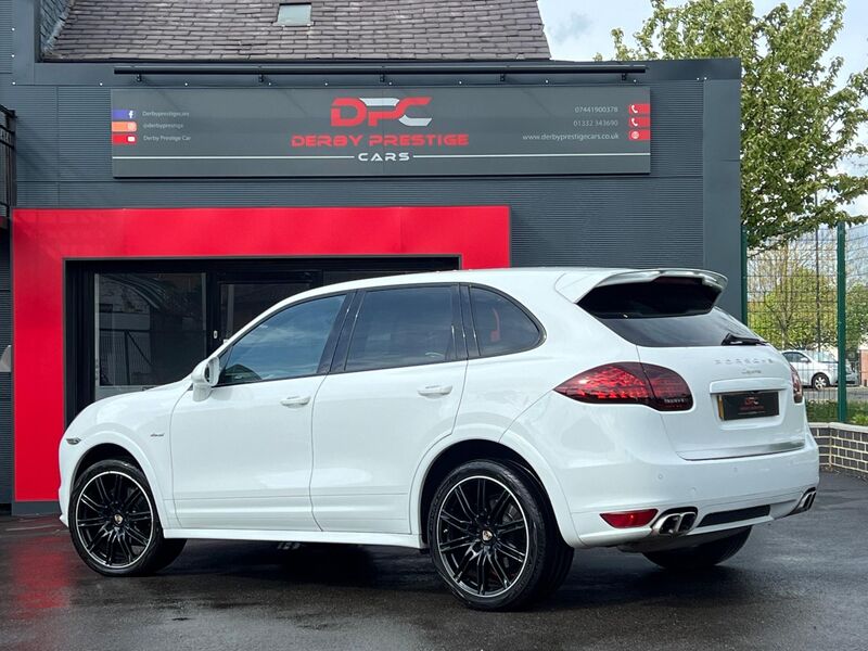 PORSCHE CAYENNE